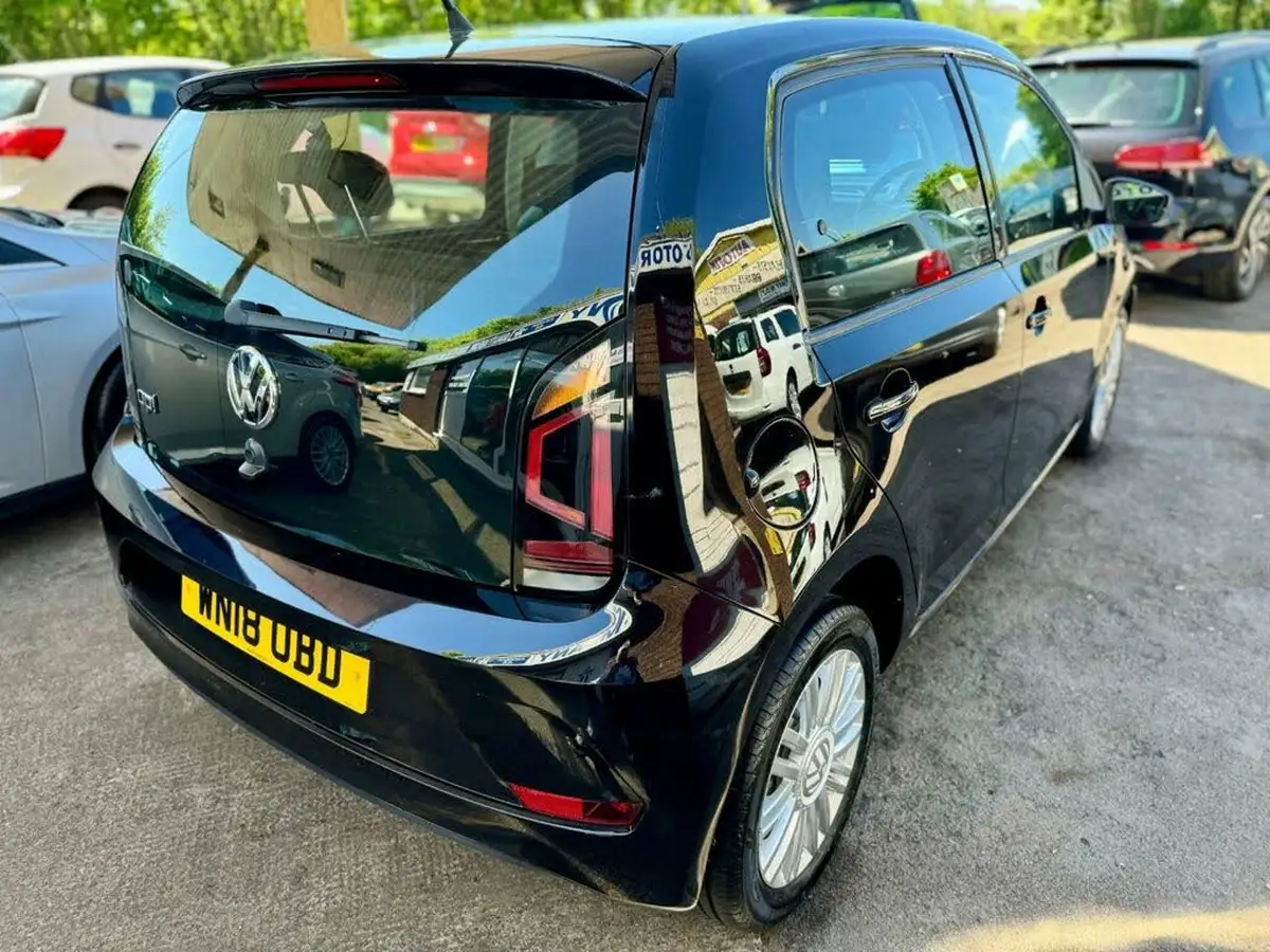 2018-volkswagen-up-10-move-up-5d-big-1