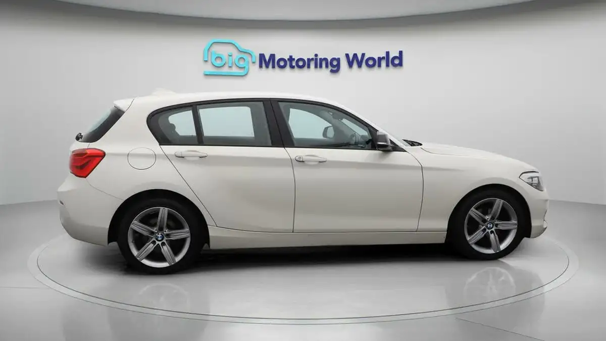 2019-bmw-1-series-15-118i-sport-138bhp-5d-big-8