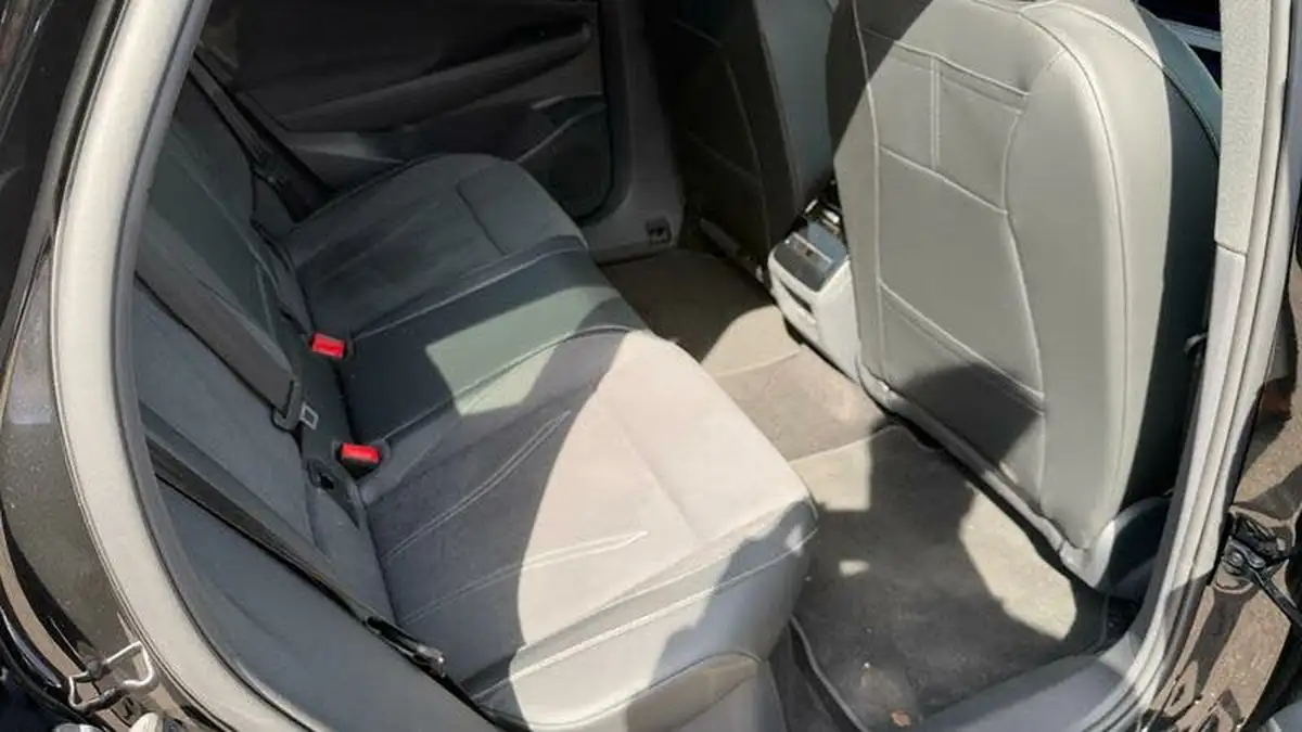 2025-volkswagen-id7-e-pro-match-interior-pack-tourer-big-16