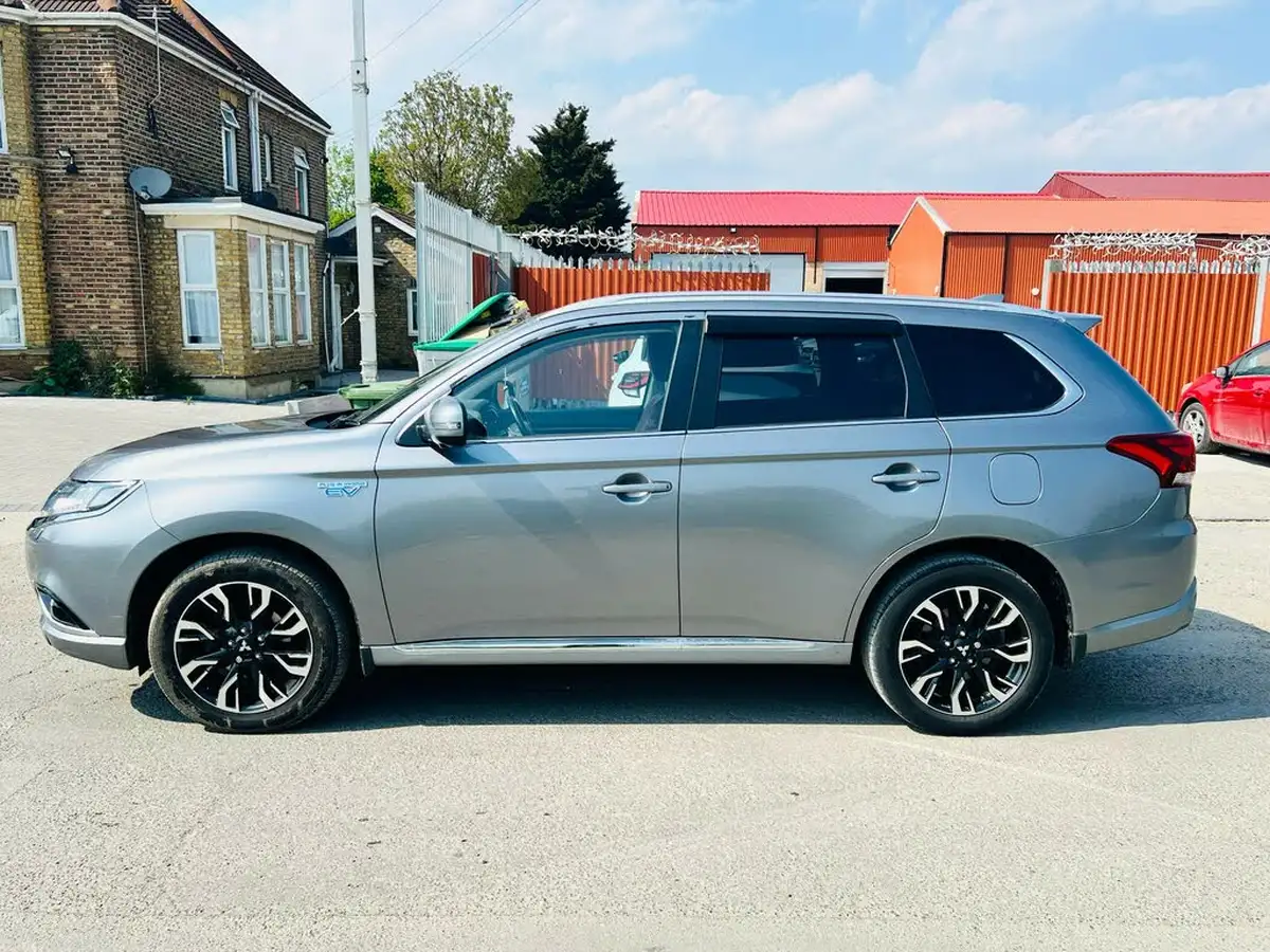 2015-mitsubishi-outlander-20-gx4hs-big-7