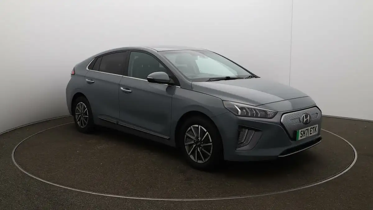 2022-hyundai-ioniq-e-premium-se-electric-big-1