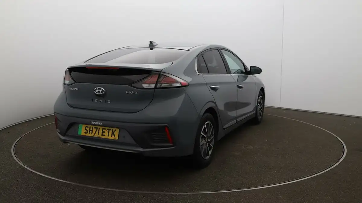 2022-hyundai-ioniq-e-premium-se-electric-big-46