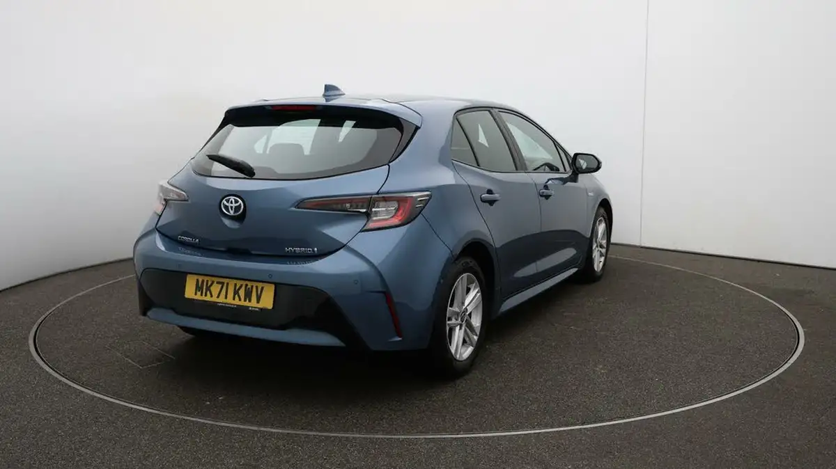2021-toyota-corolla-18-vvt-i-icon-tech-trk-hatchback-5d-big-46
