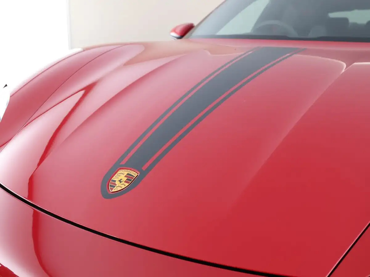 2023-porsche-taycan-e-gts-big-38