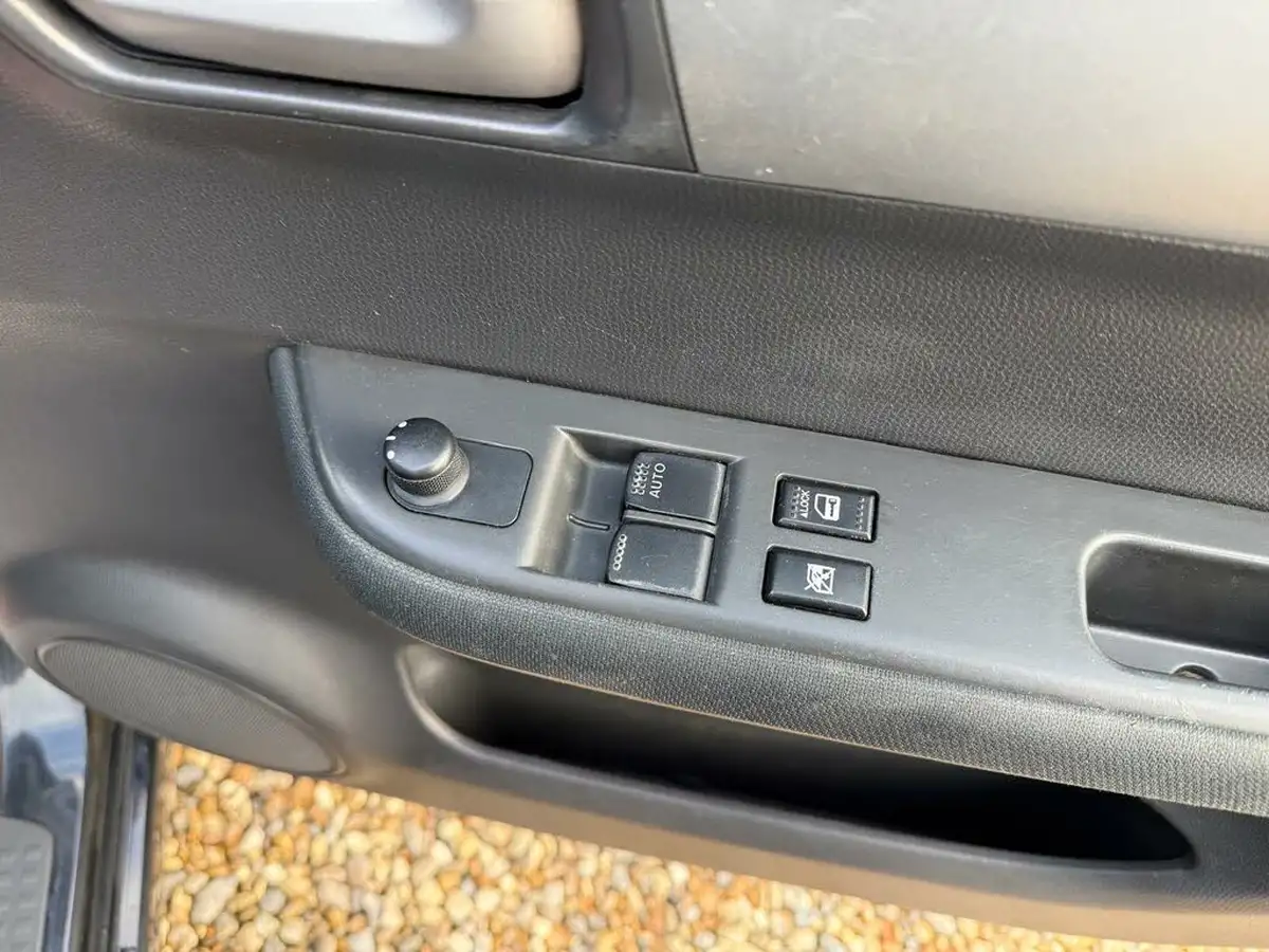 2008-suzuki-swift-13-gl-5d-big-12