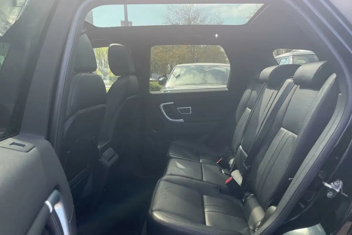 2019-land-rover-discovery-sport-20td4-landmark-big-31