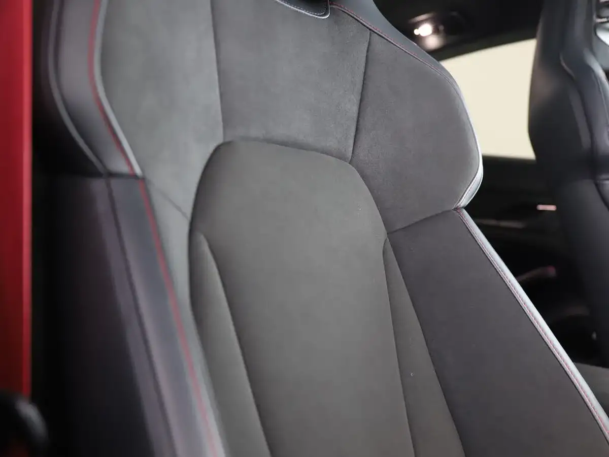 2023-porsche-taycan-e-gts-big-14