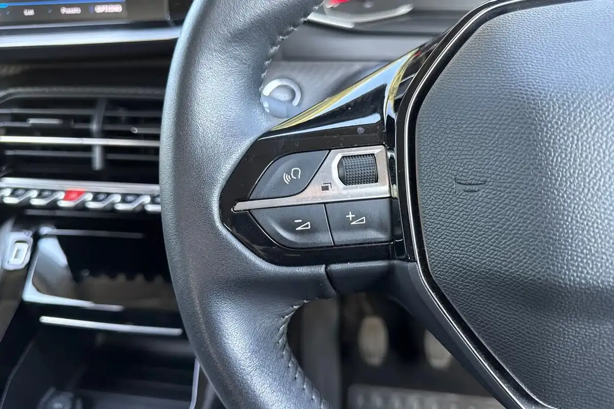 2021-peugeot-2008-suv-12-puretech-allure-130bhp-big-37