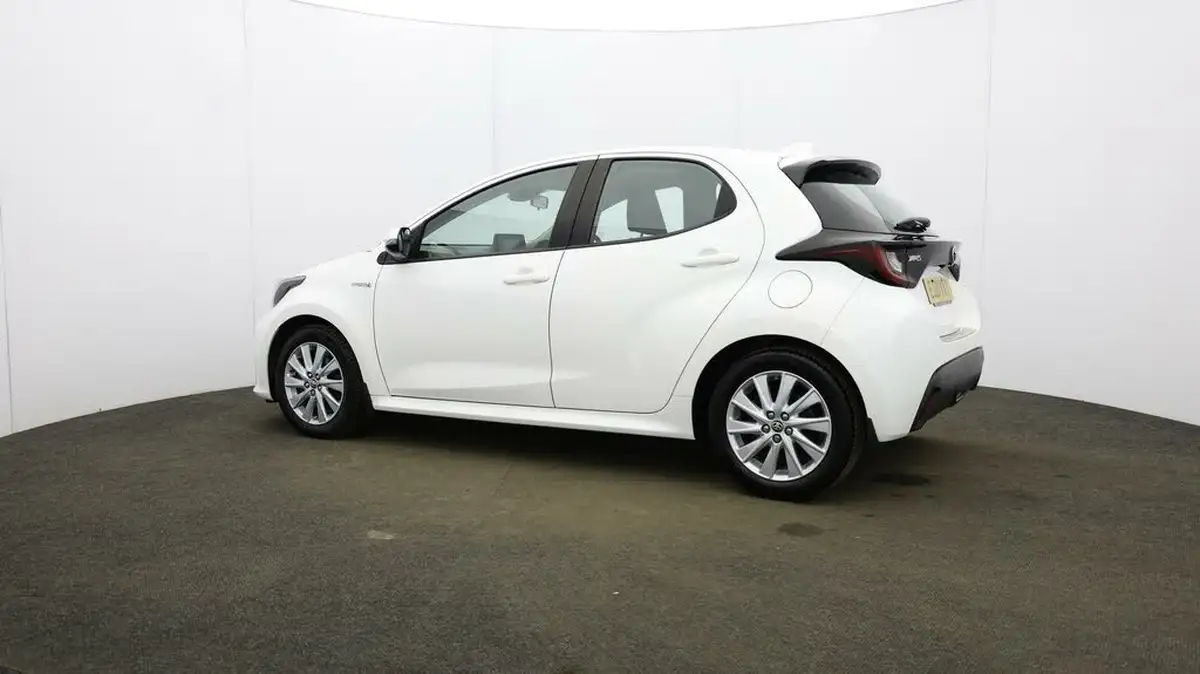 2021-toyota-yaris-15-vvt-i-icon-114bhp-hybrid-1490cc-e-cvt-big-58