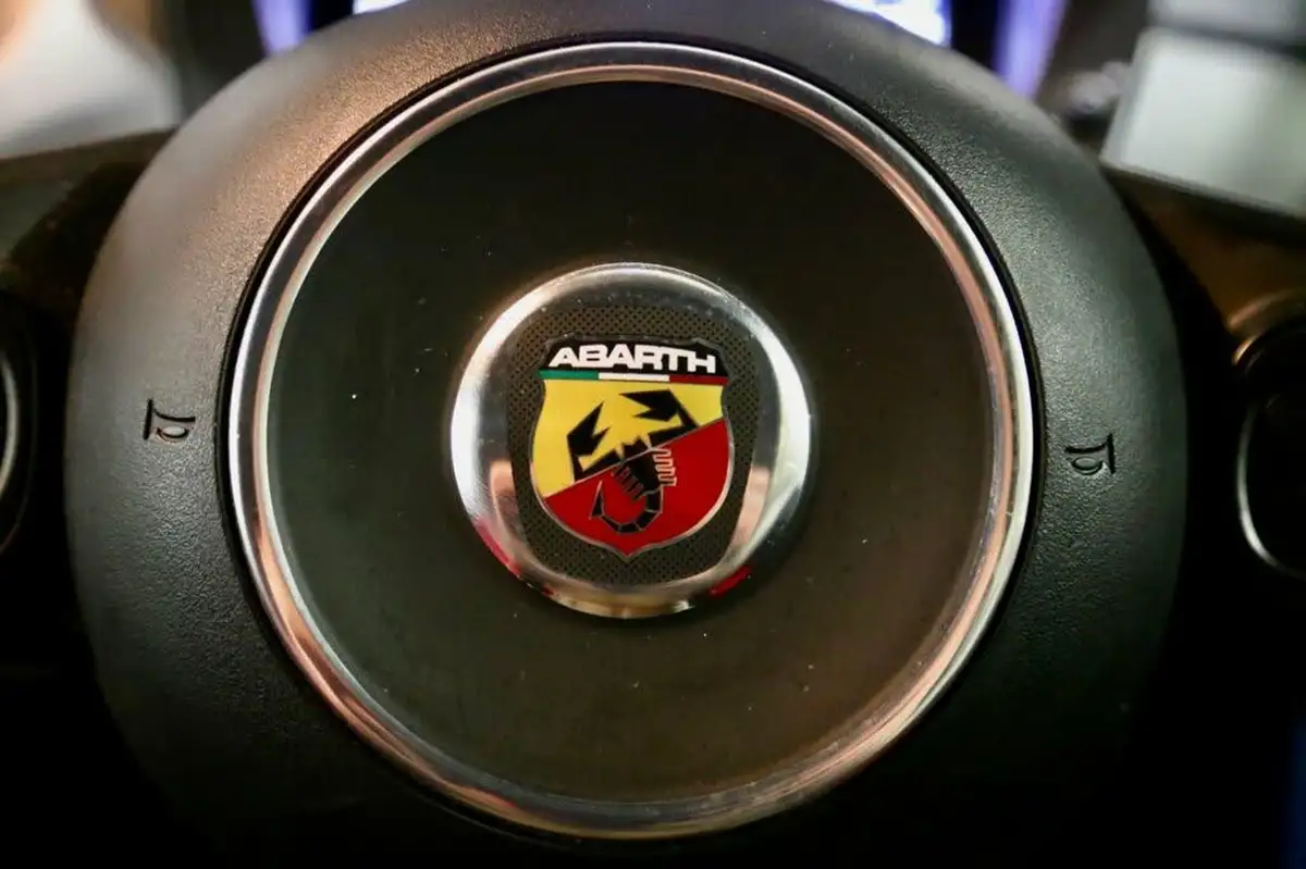 2018-abarth-595-14-tjet-turismo-big-37