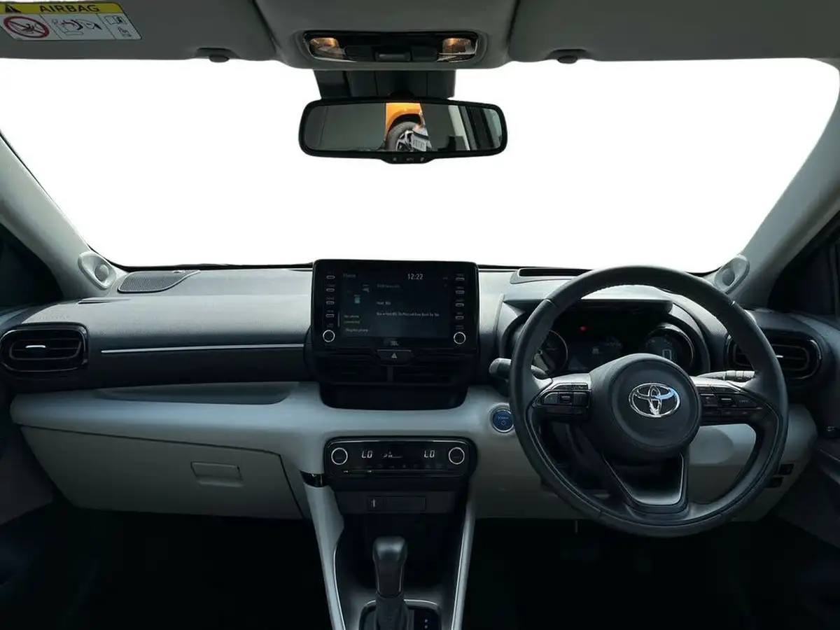 2022-toyota-yaris-15-vvt-i-excel-big-5