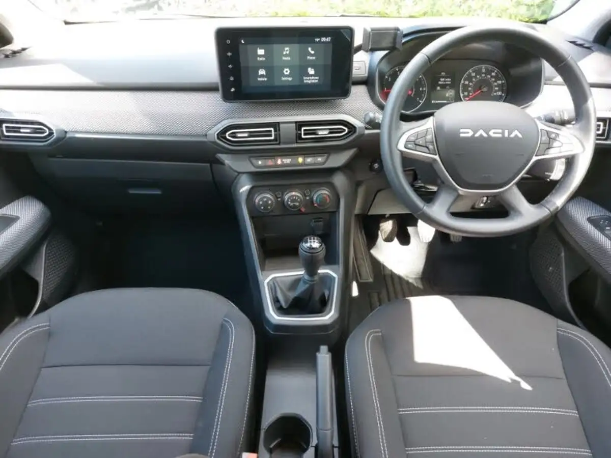 2023-dacia-sandero-10-tce-expression-90bhp-big-2