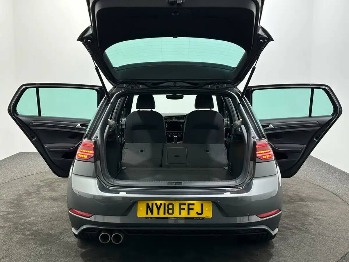 2018-volkswagen-golf-20tdi-gtd-hatchback-5d-big-43