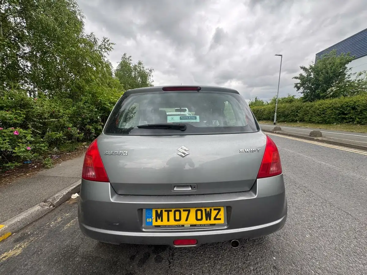 2007-suzuki-swift-15-glx-5d-big-5