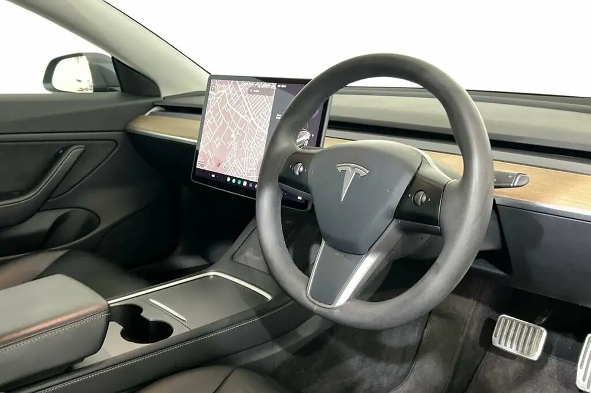 2020-tesla-model-3-e-long-range-big-6