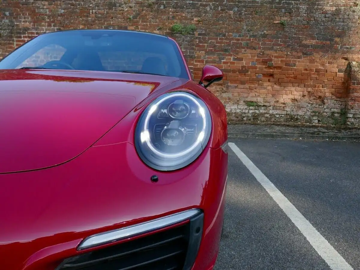 2017-porsche-911-30-carrera-coupe-pdk-big-9