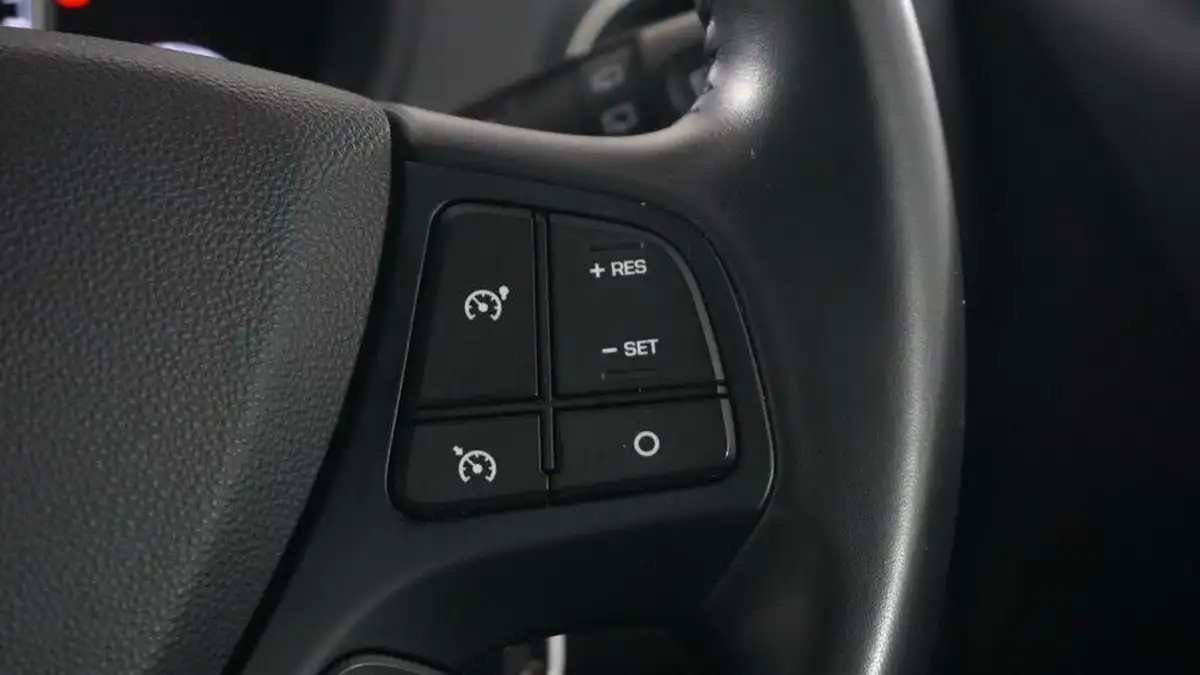 2019-hyundai-i10-12-se-big-15