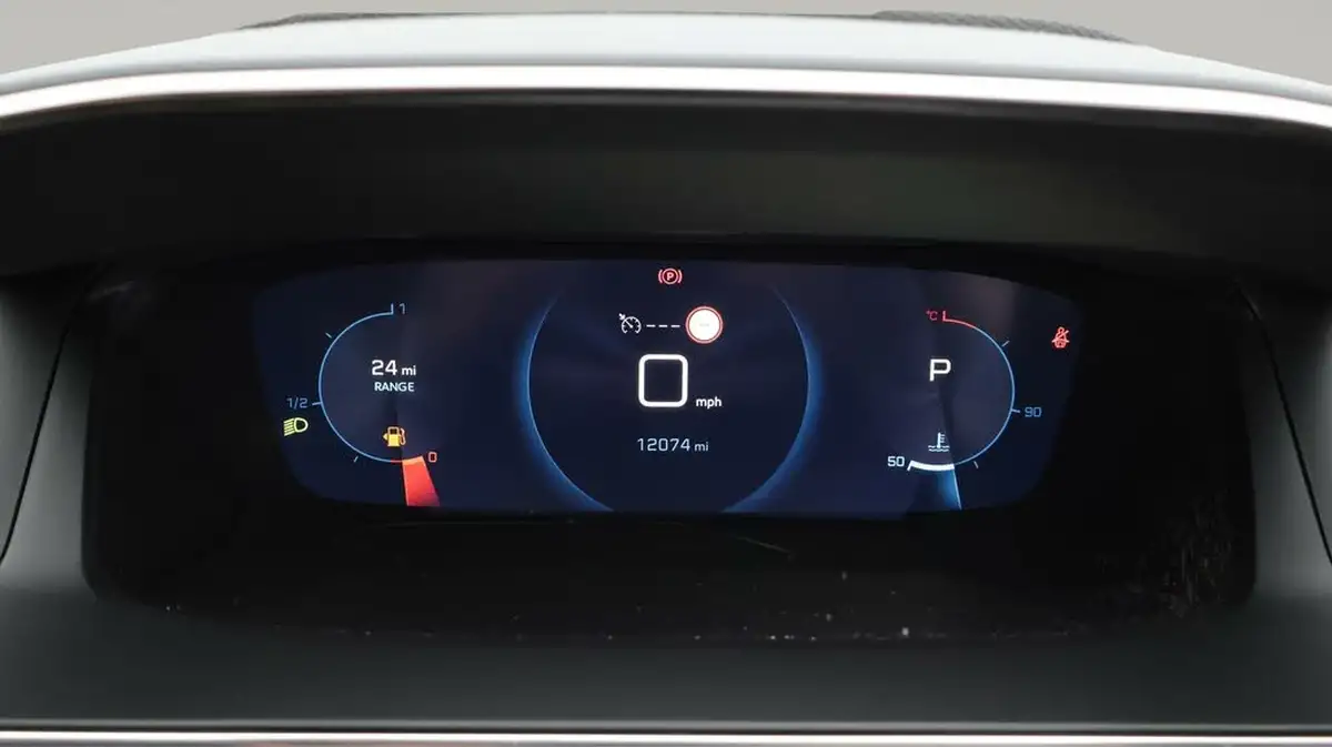 2023-peugeot-208-12-puretech-allure-premium-100ps-eat8-big-10