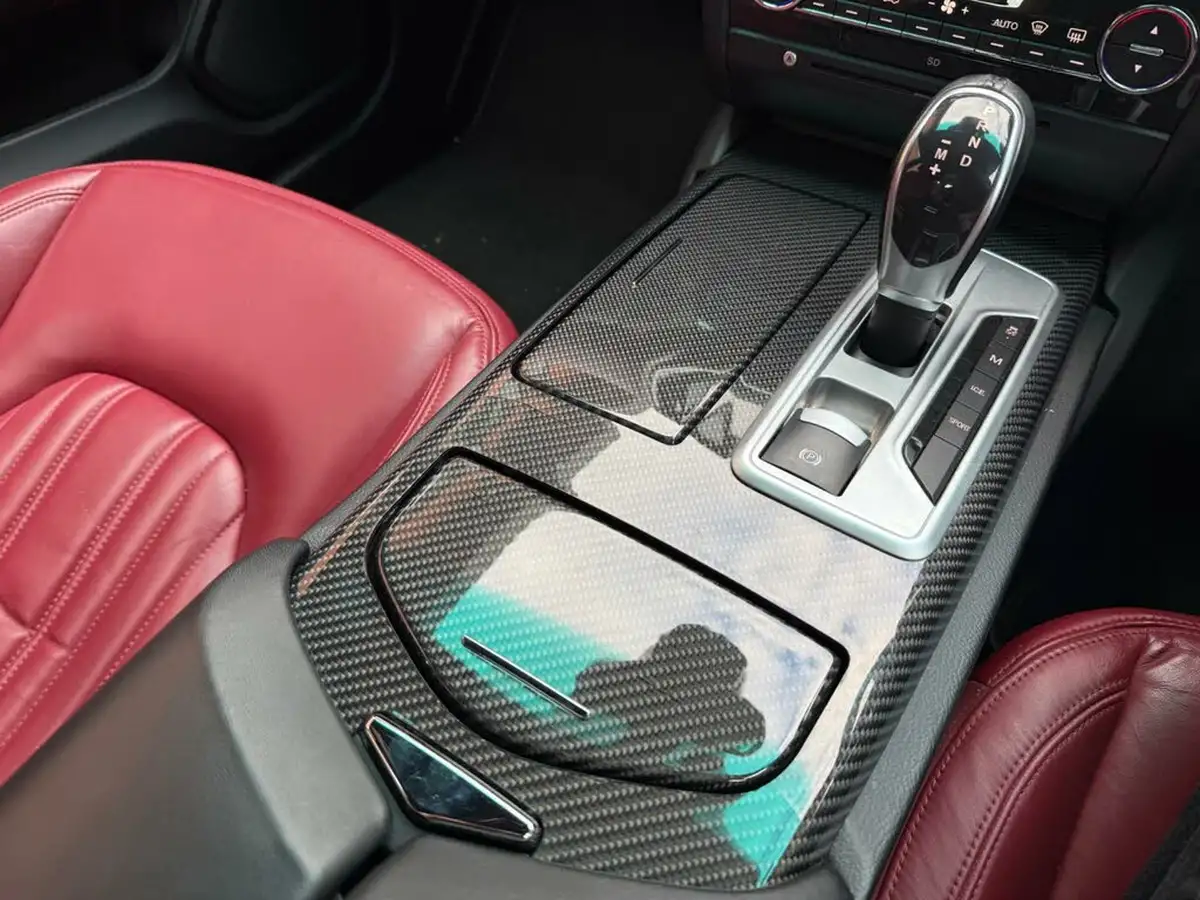 2015-maserati-ghibli-30-big-18