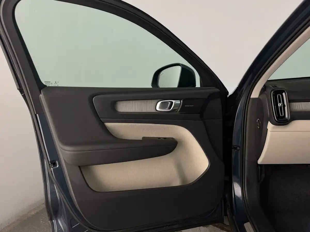 2021-volvo-xc40-15-t5-inscription-pro-258bhp-big-25