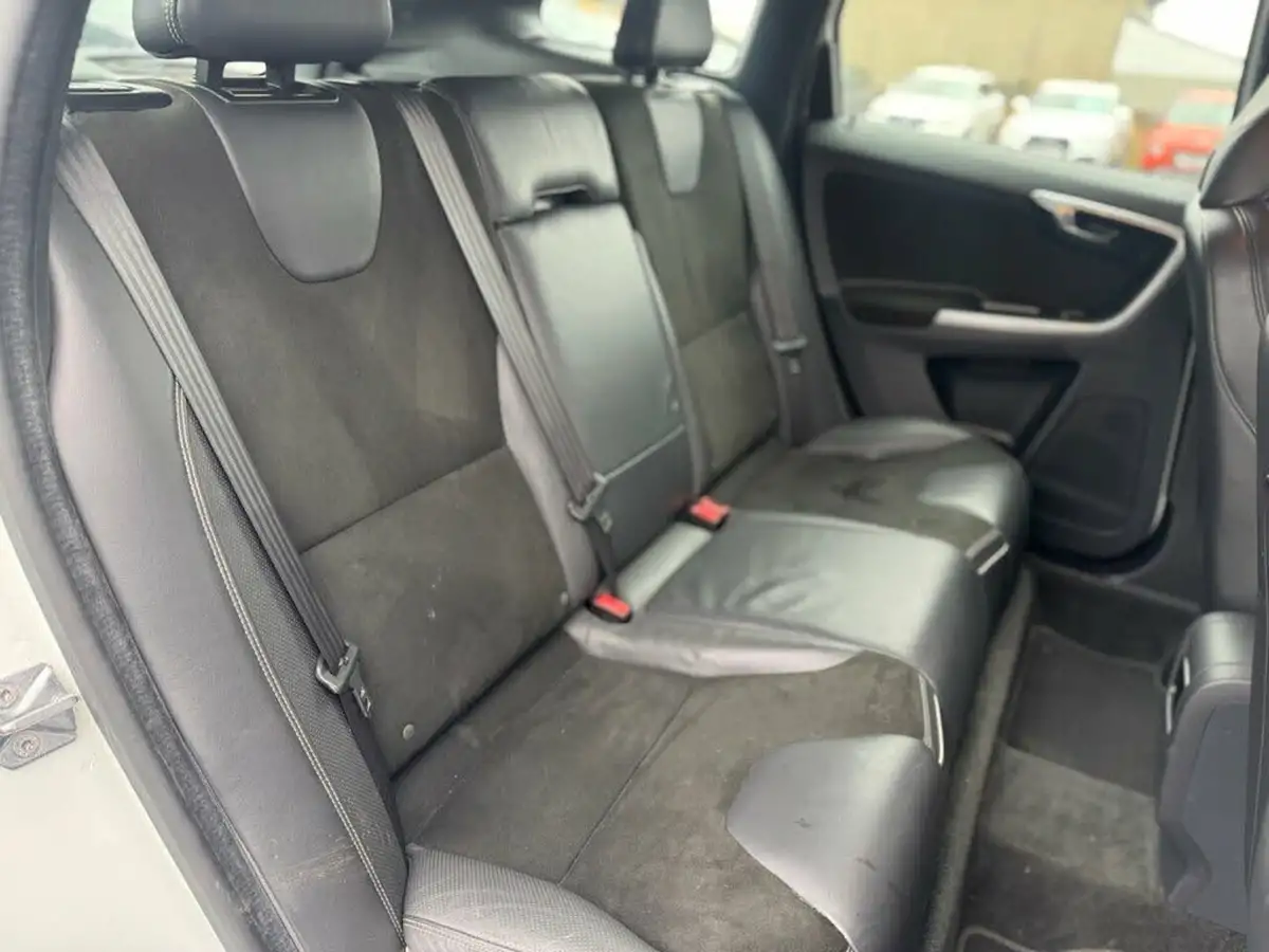 2015-volvo-xc60-24td-d4-r-design-181bhp-nav-geartronic-big-9