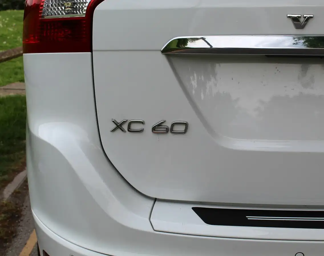 2015-volvo-xc60-big-44