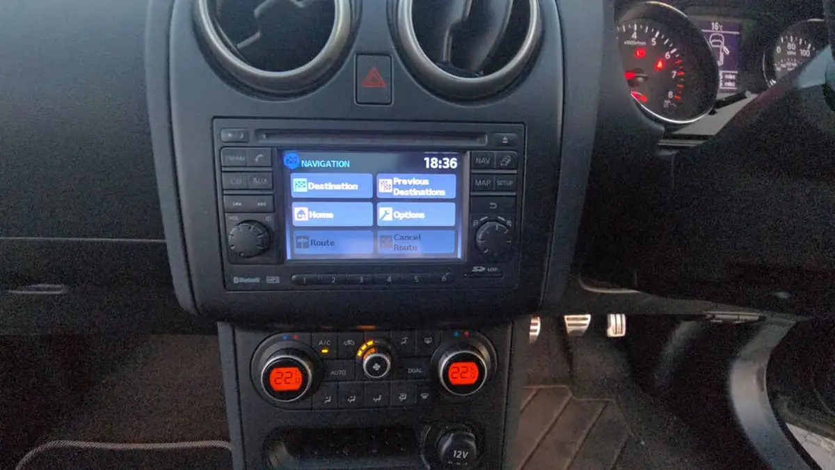 2010-nissan-qashqai-16-tekna-ss-big-6