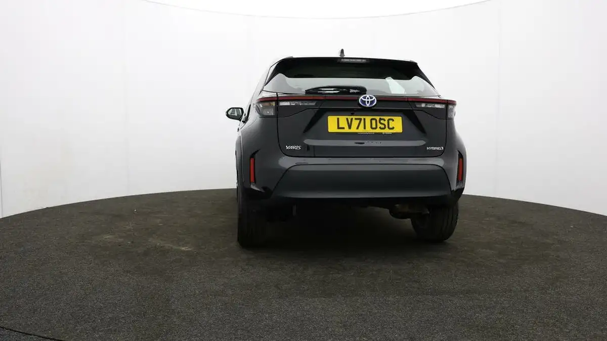 2021-toyota-yaris-cross-15-vvt-i-icon-big-34