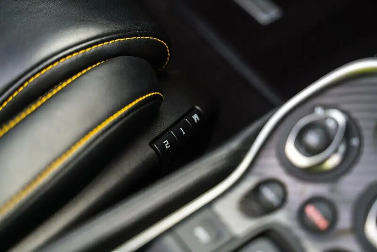 2019-mclaren-570s-38-coupe-big-40