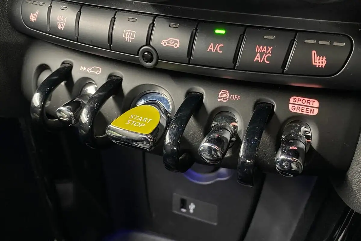 2023-mini-cooper-e-cooper-s-multitone-edition-big-24