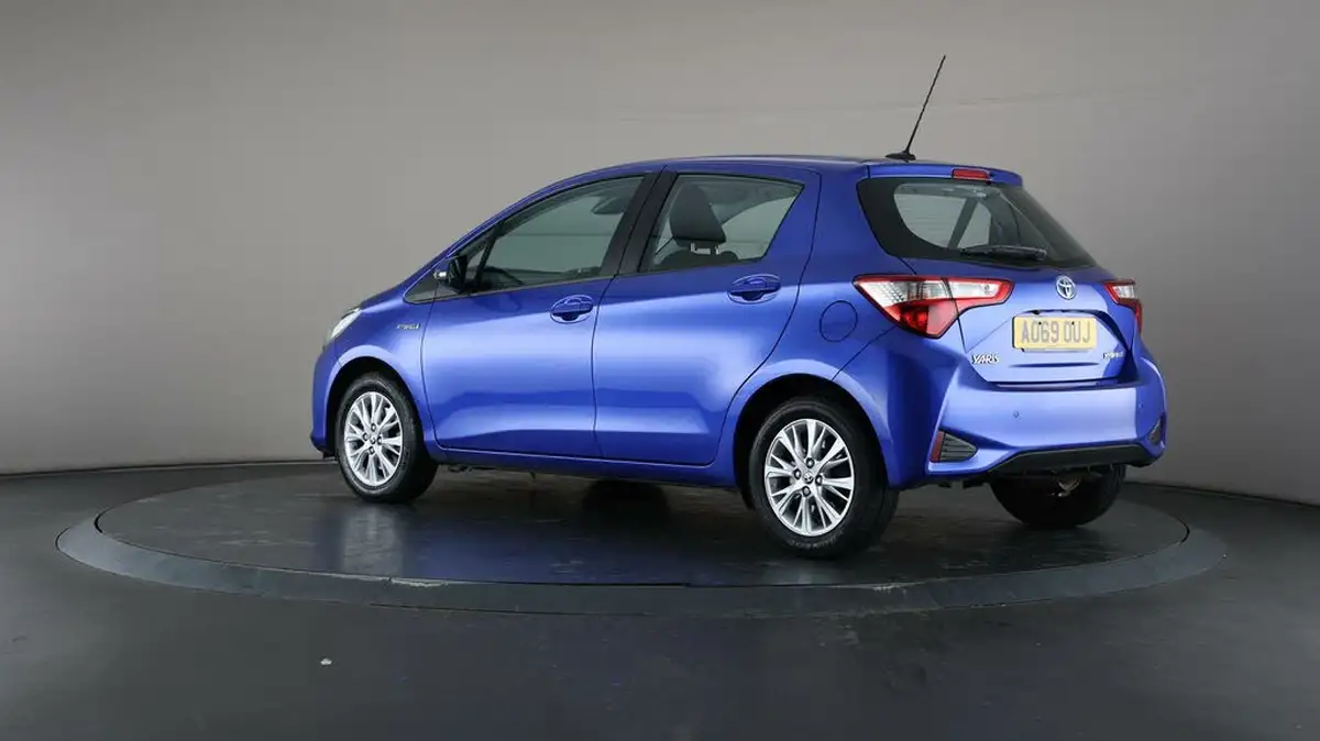 2020-toyota-yaris-15-vvt-i-icon-tech-98bhp-hybrid-1497cc-e-cvt-big-66
