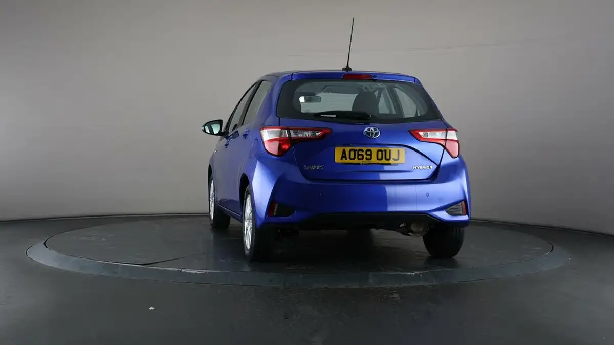 2020-toyota-yaris-15-vvt-i-icon-tech-98bhp-hybrid-1497cc-e-cvt-big-38