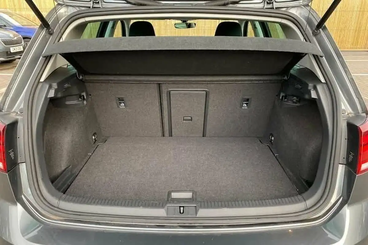 2019-volkswagen-golf-16tdi-match-hatchback-5d-big-6