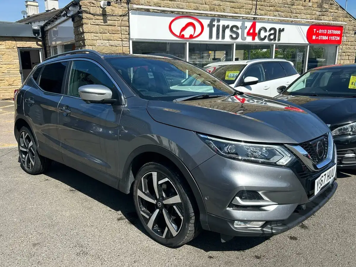 2017-nissan-qashqai-12-dig-t-tekna-big-0