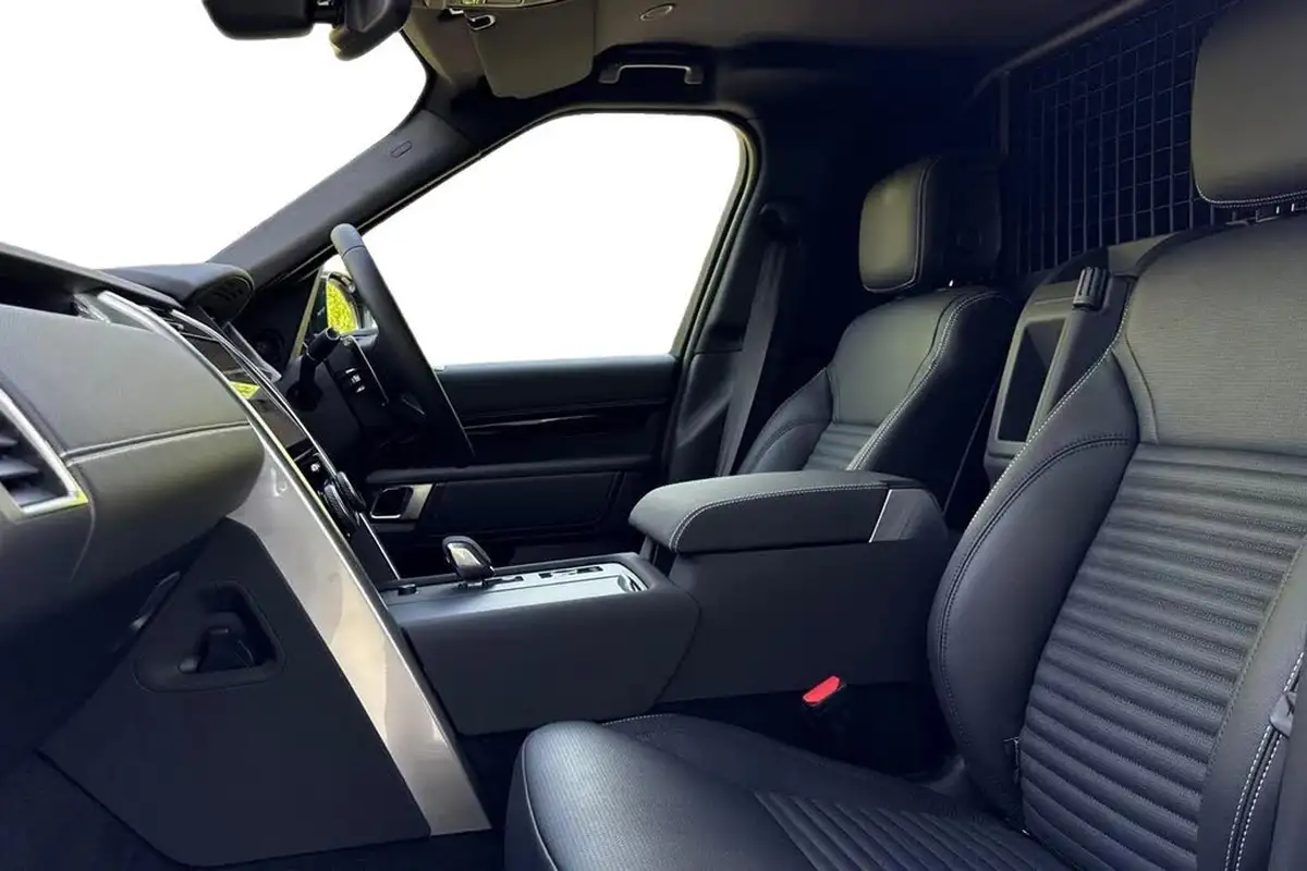 2025-land-rover-discovery-30-d350-commercial-se-big-2