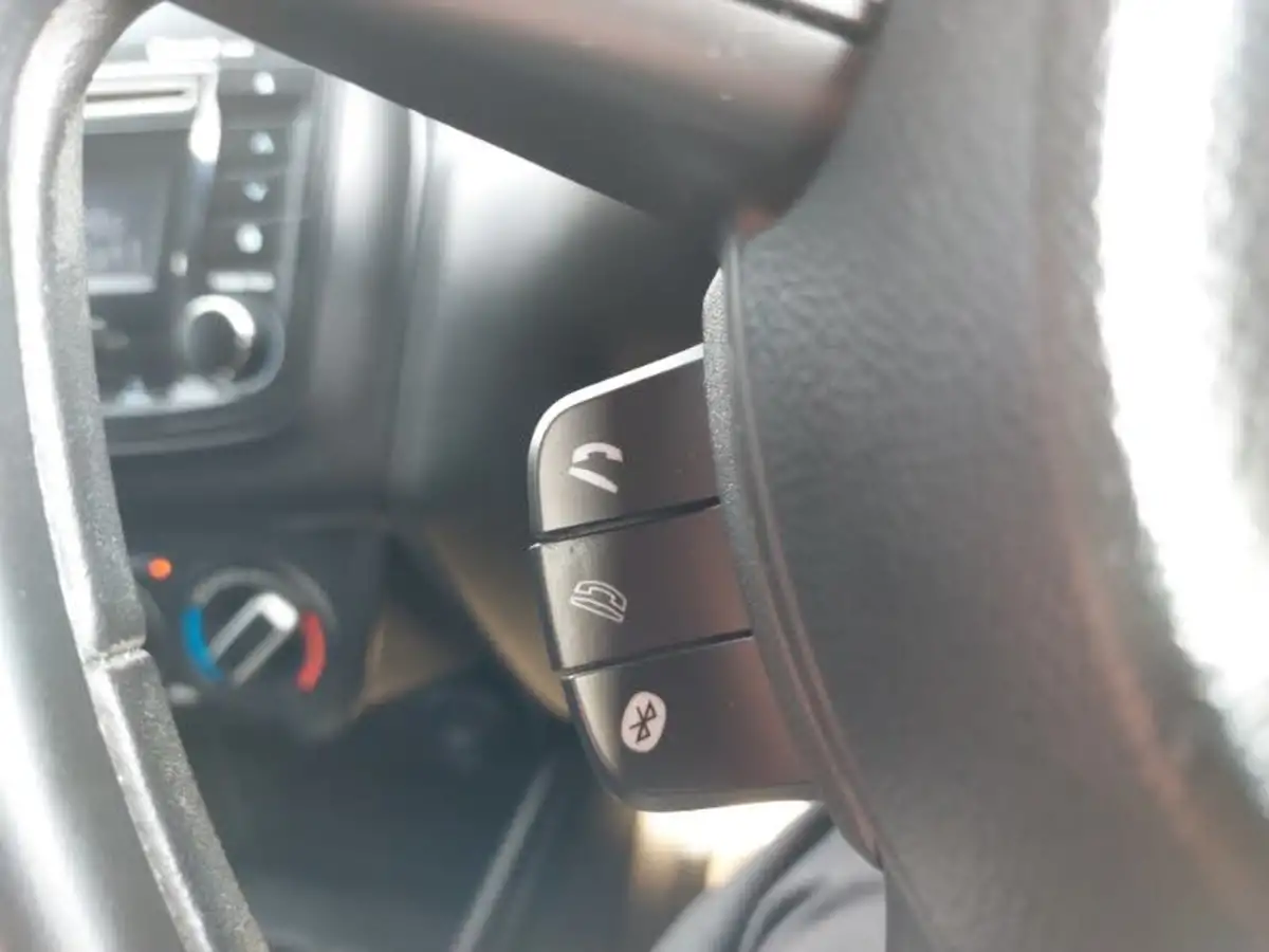2019-suzuki-swift-12-dualjet-attitude-big-14