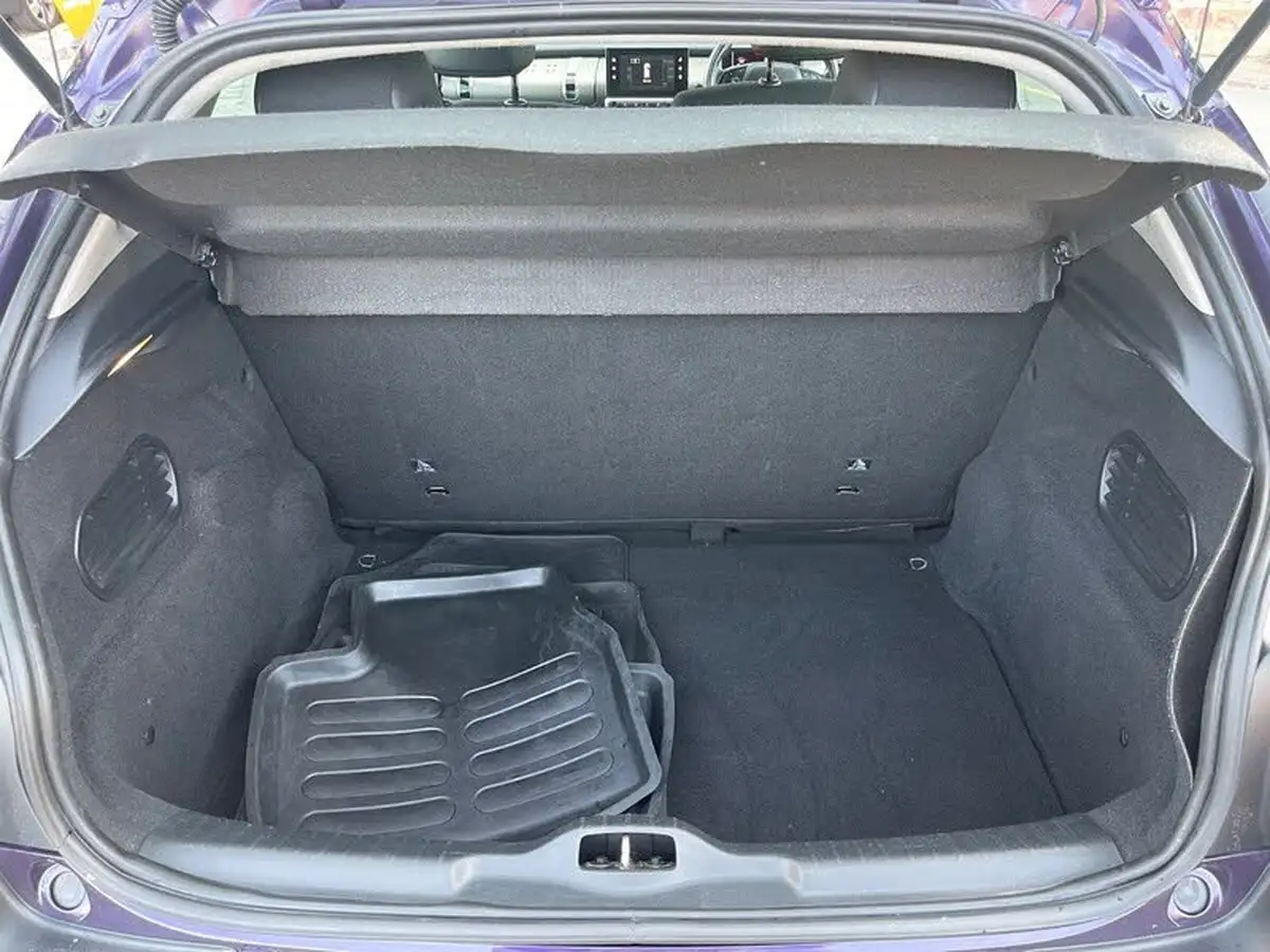 2015-citroen-c4-cactus-16bluehdi-feel-big-36