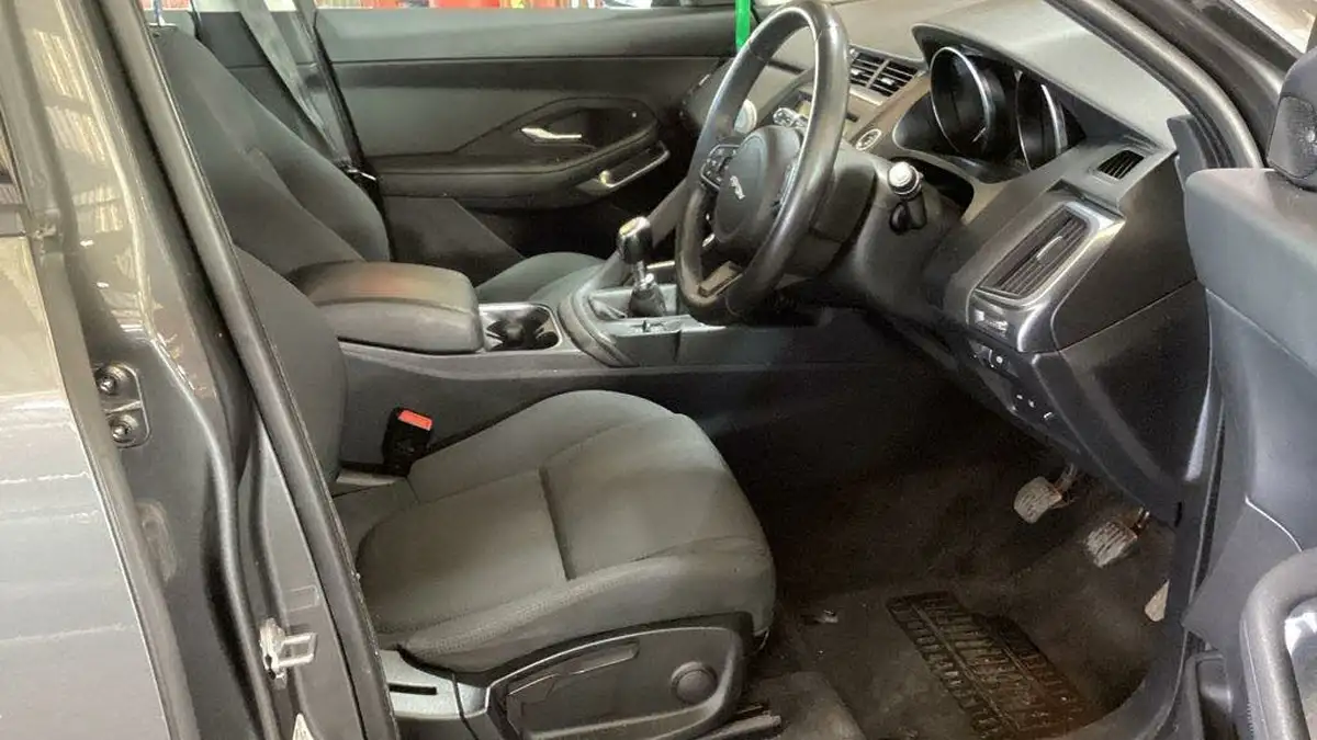 2019-jaguar-e-pace-20-i4d-150ps-big-4