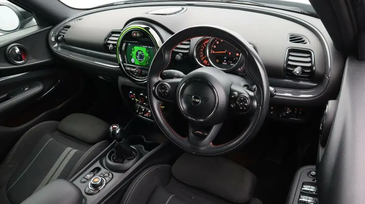 2019-mini-clubman-20-cooper-s-sport-comfort-big-9