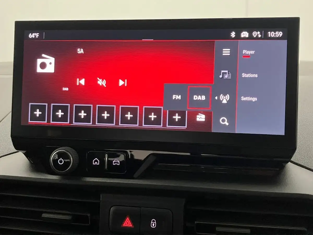 2024-vauxhall-combo-life-e-design-xl-big-9