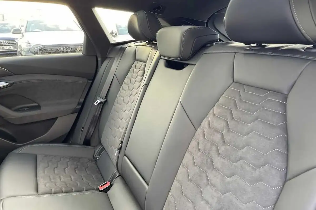 2025-audi-a6-e-tron-e-launch-edition-big-12