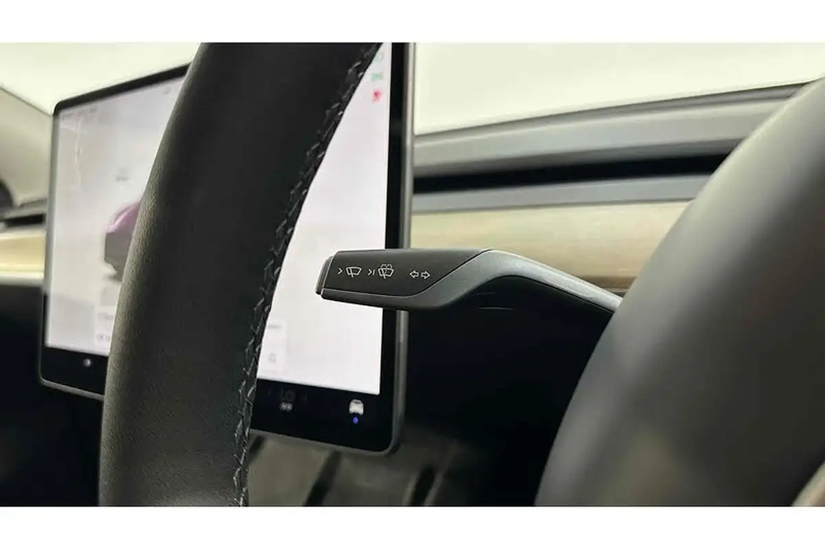 2022-tesla-model-y-e-long-range-big-34