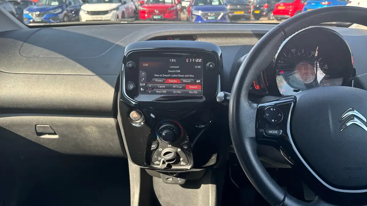 2021-citroen-c1-10-vti-shine-5d-big-9