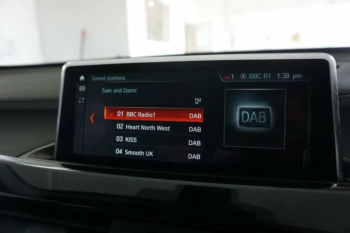 2022-bmw-x1-15-xdrive-25e-phev-sport-big-23