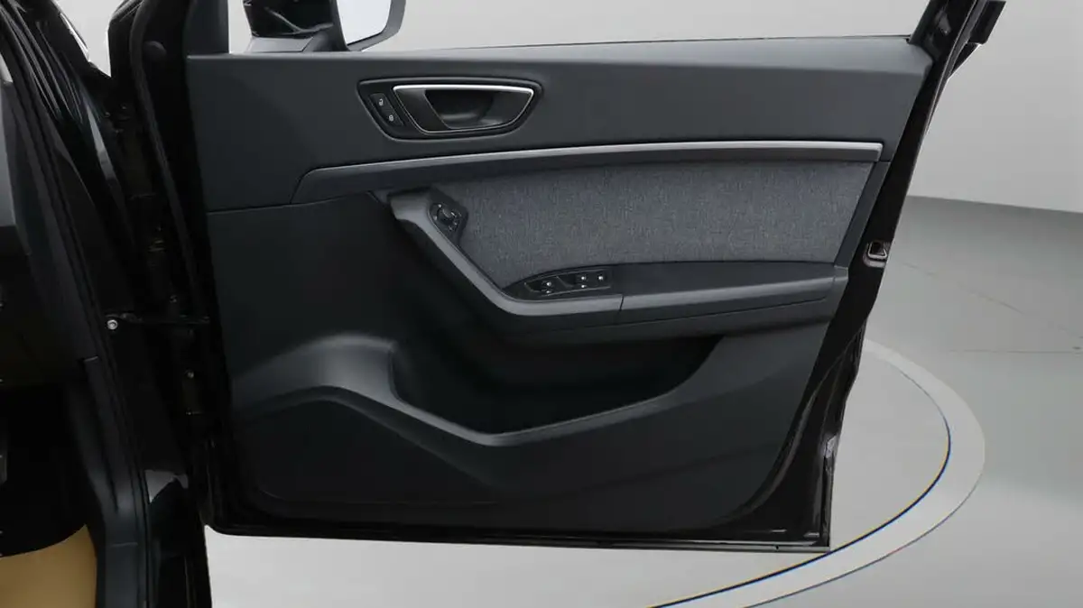 2022-seat-ateca-15-ecotsi-se-technology-big-14