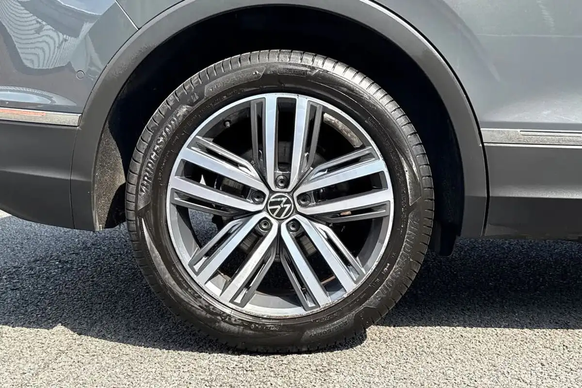 2022-volkswagen-tiguan-15-tsi-elegance-big-10