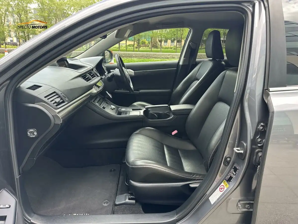 2013-lexus-ct-200h-18-advance-big-42