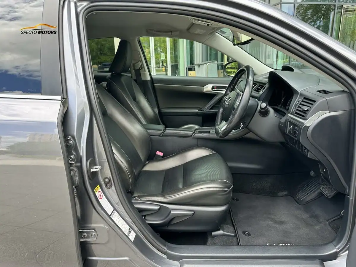 2013-lexus-ct-200h-18-advance-big-18