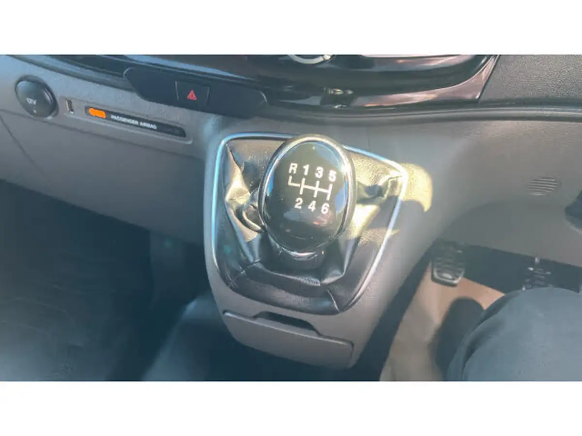 2023-ford-transit-custom-big-31