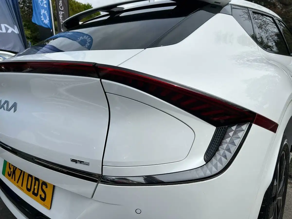 2022-kia-ev6-e-gt-line-320bhp-awd-heat-pump-big-18